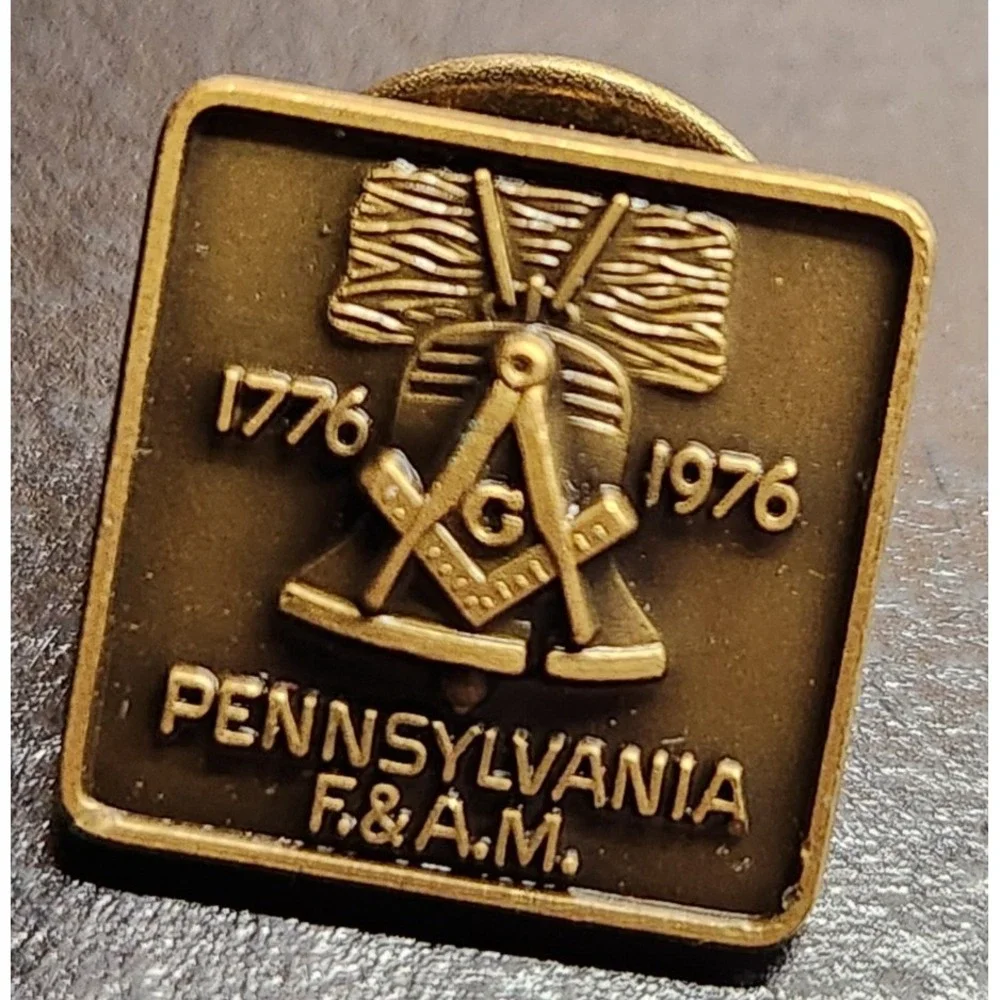 Vintage 1976 Masonic Free & Accepted Masons of Pennsylvania Lapel Pin
